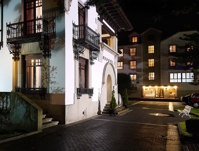 Hotel Y Apartamentos Arias นาเวีย ภายนอก รูปภาพ