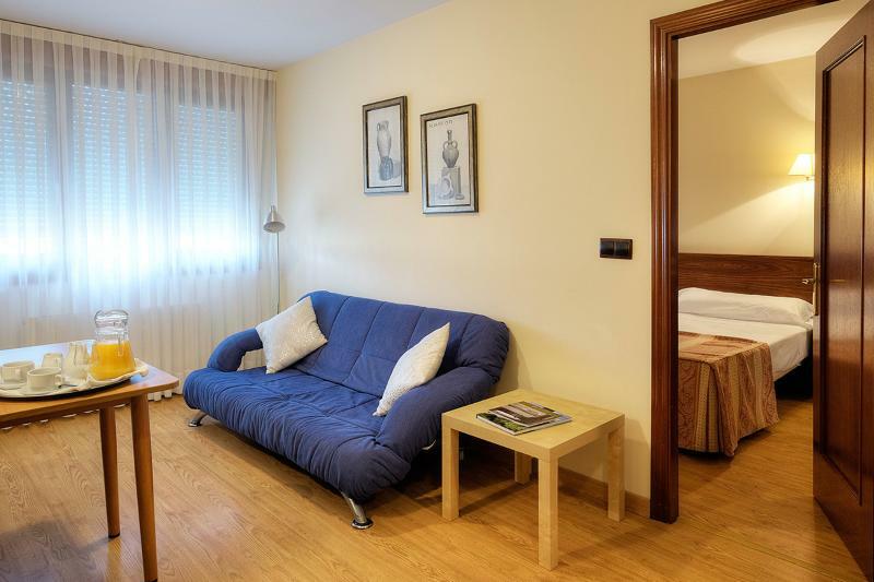 Hotel Y Apartamentos Arias นาเวีย ภายนอก รูปภาพ