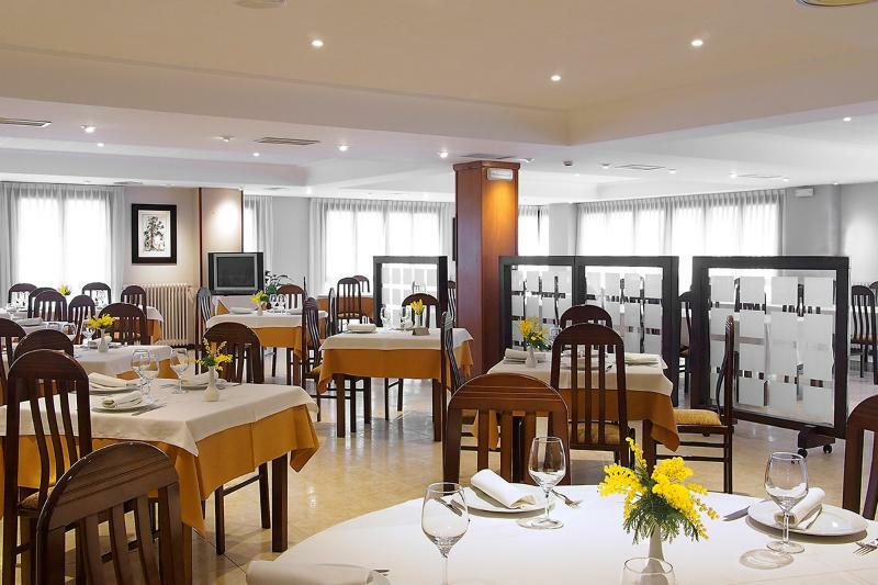 Hotel Y Apartamentos Arias นาเวีย ภายนอก รูปภาพ
