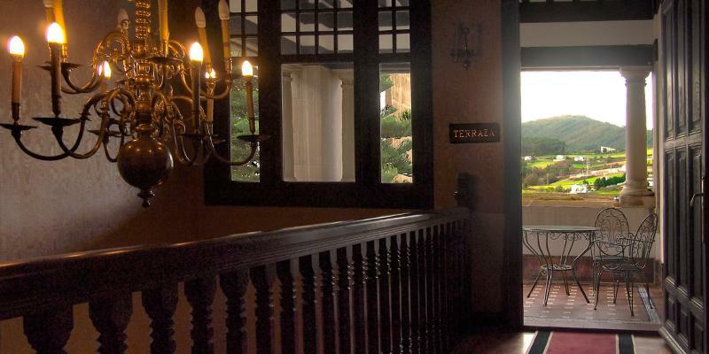 Hotel Y Apartamentos Arias นาเวีย ภายนอก รูปภาพ